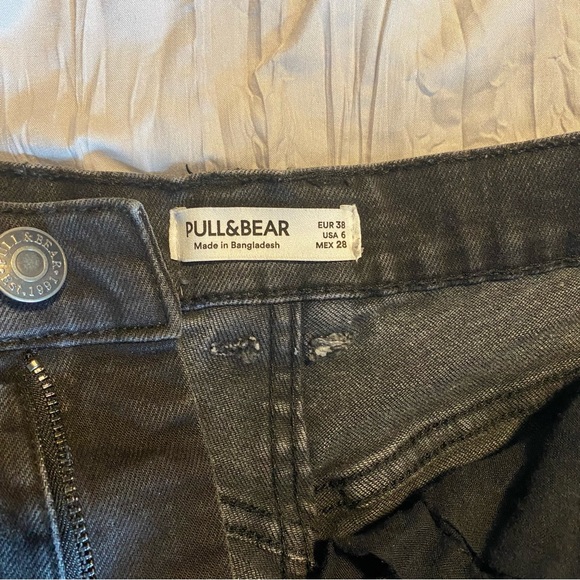 Pull & Bear Black High Rise Shorts - Picture 3 of 3